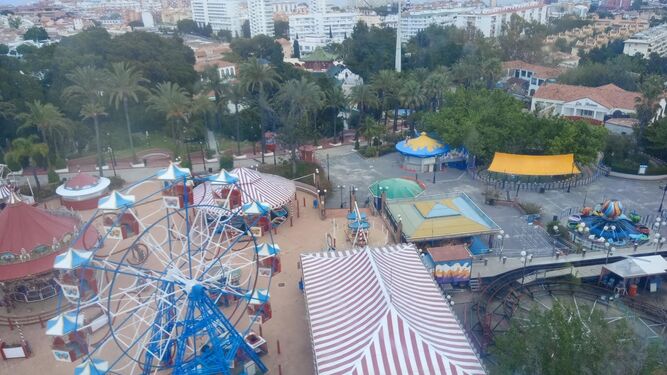 Vista aérea del parque de atracciones Tívoli, en Benalmádena.