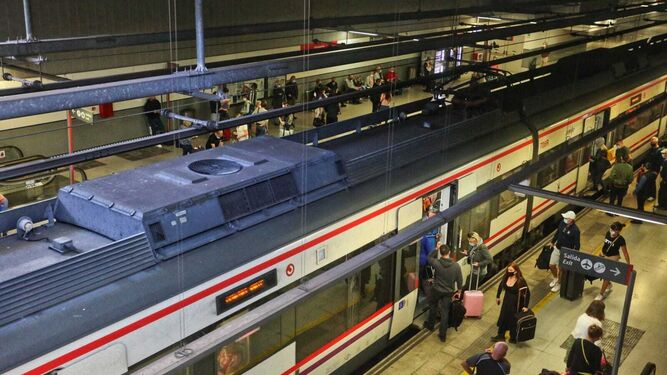Renfe reprograma el horario de Cercanías y suprime 34 trenes diarios sin fecha para su recuperación