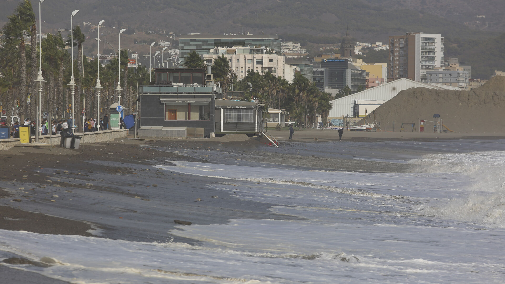 Fotos del temporal de levante en la costa de M&aacute;laga