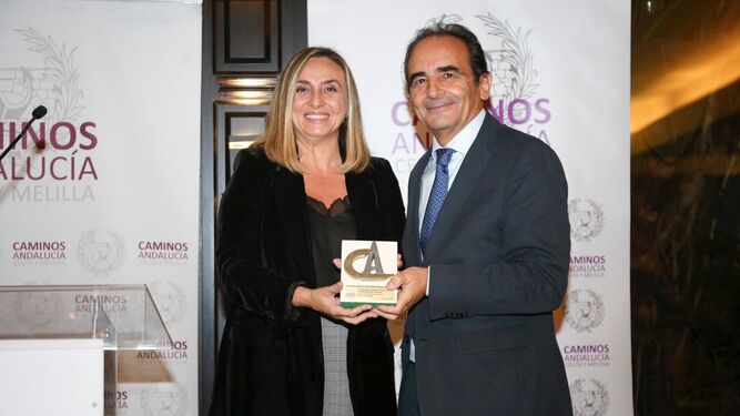 Marifrán Carazo recoge el premio a la Mejor Obra Pública concedido al Metro de Málaga.