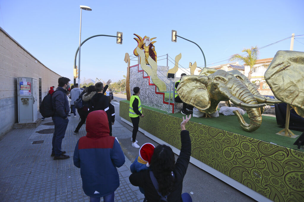 La cabalgata de Reyes recorre Puerto de la Torre, en M&aacute;laga, en fotos