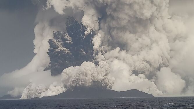 Las columnas eruptivas han alcanzado hasta 20 km de altura