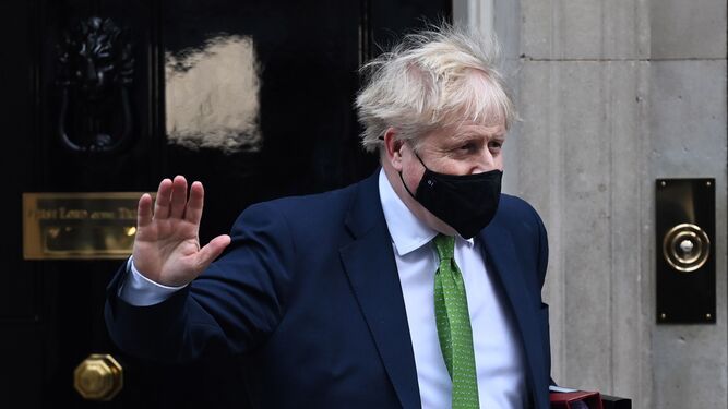 Boris Johnson, ante la puerta de Downing Street.