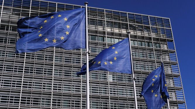 Banderas en la sede de la Comisión Europea.
