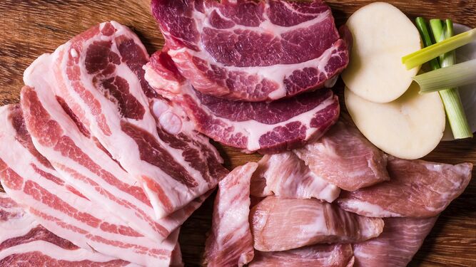 Comer en exceso carne roja está relacionado con el aumento de estos casos de cáncer