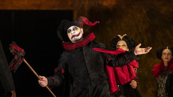 Carlos Álvarez como Rigoletto en el montaje de la Royal Opera House.