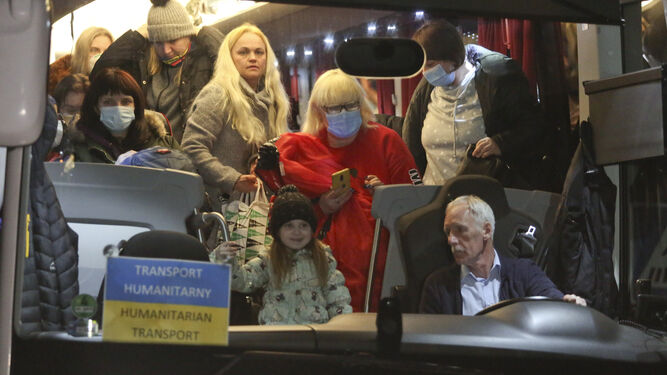 Llegada de refugiados ucranianos en autobús a Málaga.