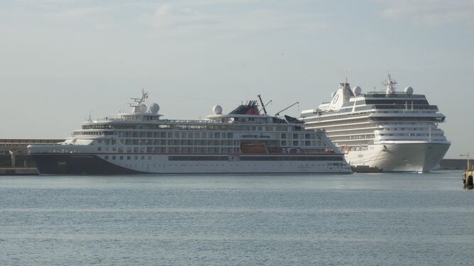 'Hanseatic Nature' y 'Riviera' en las terminales crucerísticas de levante.