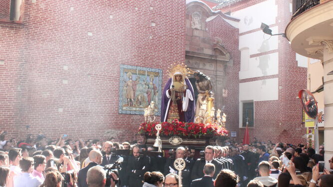 Traslado de la cofradía de la Columna desde la parroquia de los Mártires.