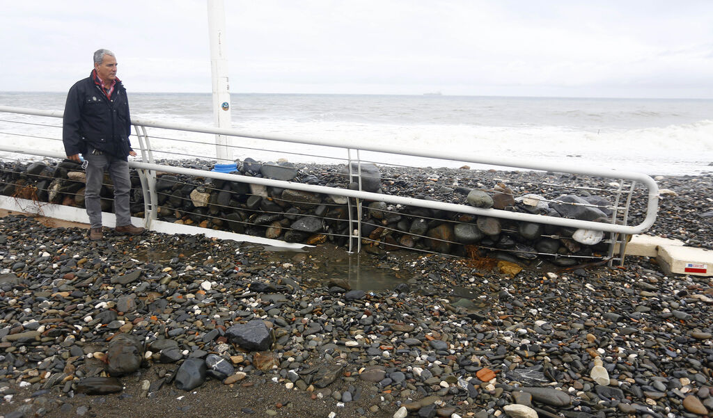 Las fotos de los efectos del temporal en las playas y paseos mar&iacute;timos de M&aacute;laga