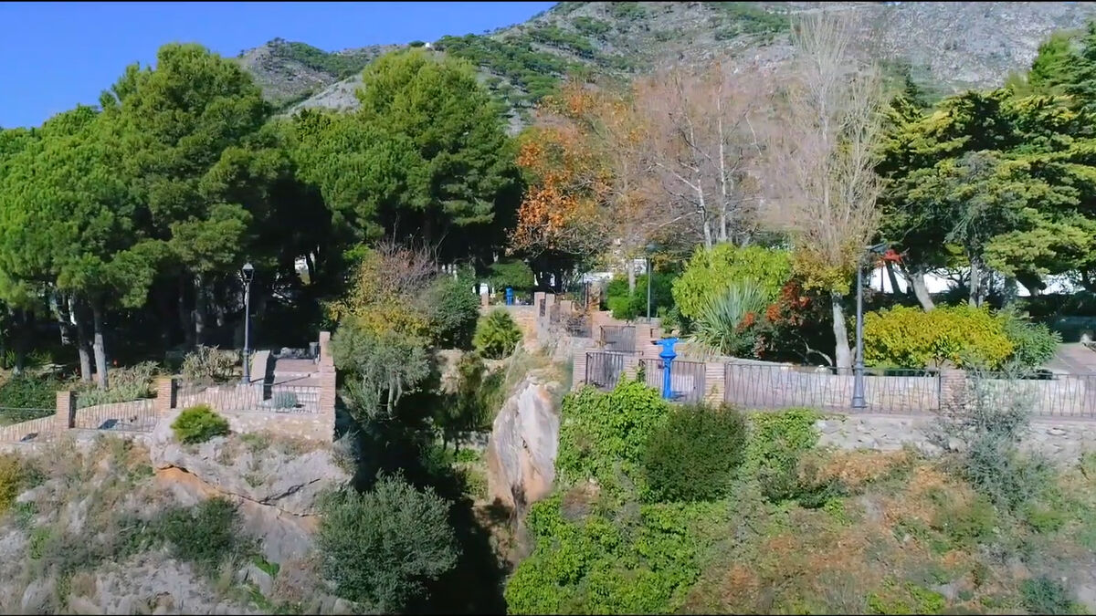 Aerial view of the viewpoint of the gardens of the wall of Mijas.