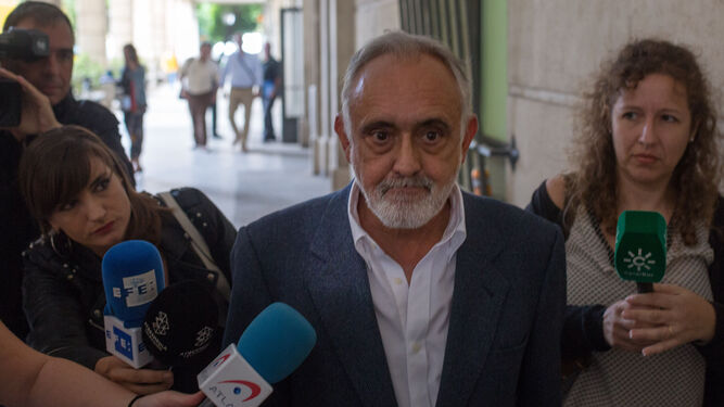 El ex director de la Faffe Fernando Villén, en los juzgados.