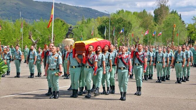 Despedida en la de la Legión de Ronda al legionario fallecido en Almería