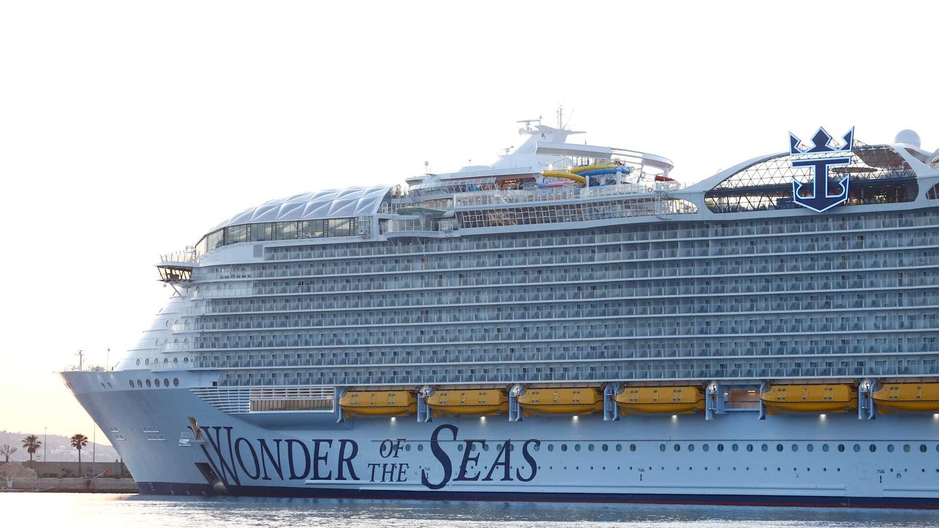 Las fotos del 'Wonder of the Seas' en sus primeras horas en el puerto de M&aacute;laga