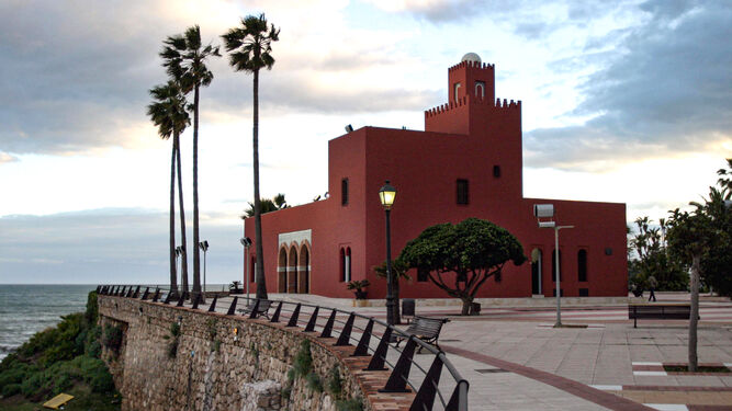 El falso castillo que cautiva la costa de Benalmádena
