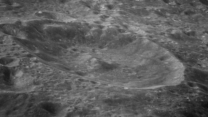 Imágenes del cráter Ibn Firnas en la luna a partir de imágenes del Apollo X.