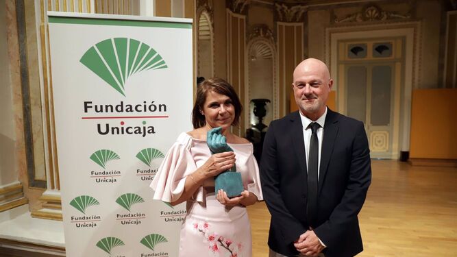 La Fundación Unicaja entrega su XXXII Premio Unicaja de Relatos a la escritora Natalia Catalá