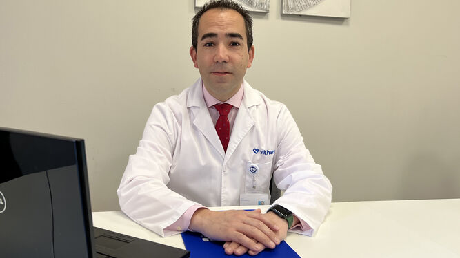 El doctor José Rivas, el cirujano que lidera la nueva unidad integral para el abordaje de la obesidad en Vithas Xanit.