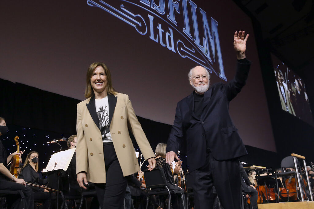 Kathleen Kennedy y John Williams en el evento de Indiana Jones en la Star Wars Celebration