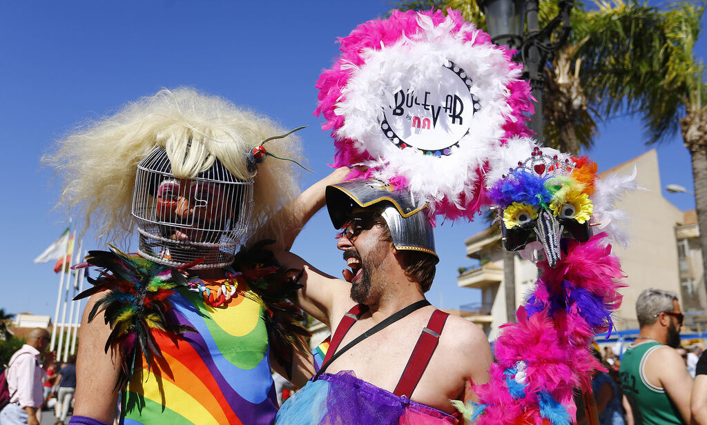 Las mejores im&aacute;genes del desfile Pride en Torremolinos