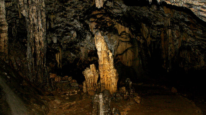 Parte del itinerario de la Cueva de Ardales.