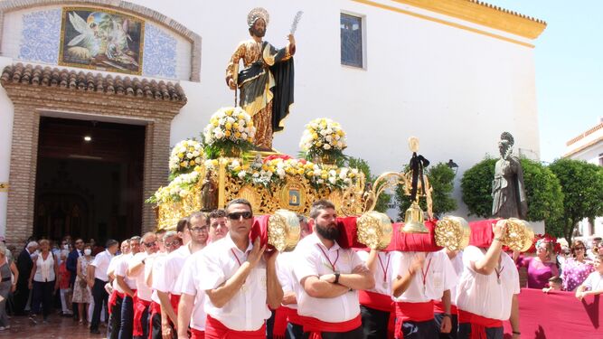 La Hermandad Los Romeros de San Bernabé vuelve a celebrar la tradicional procesión.