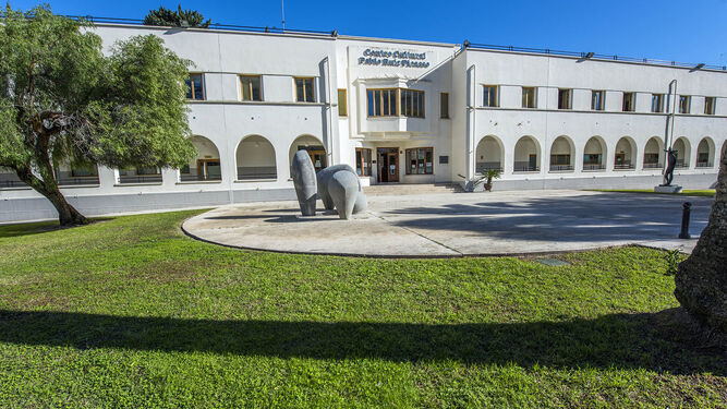 La fachada principal del Centro Cultural Pablo Ruiz Picasso, en Torremolinos.