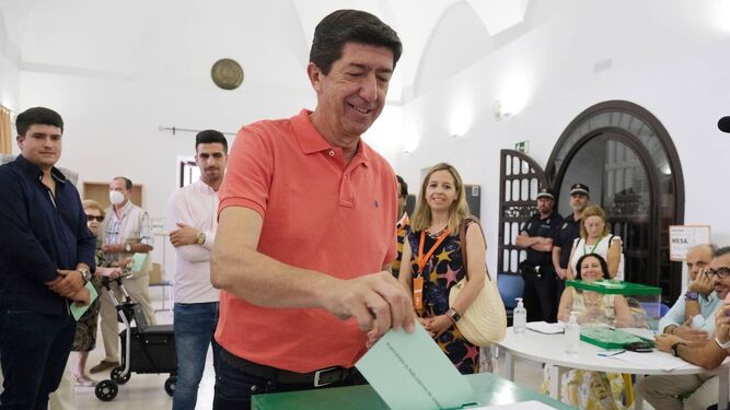 Juan Marín intuye "muchas ganas de refrendar a este gobierno" tras votar en Sanlúcar de Barrameda