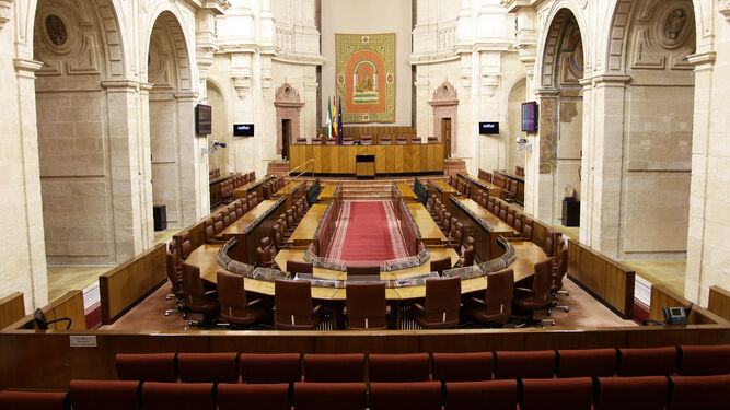Salón de plenos de Parlamento andaluz