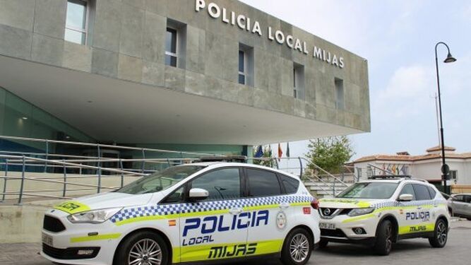 La fachada principal de la Comisaría de la Policía Local de Mijas.