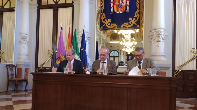 Firma del convenio entre la Fundación Bertelsmann, el Ayuntamiento de Málaga y la Cámara de Comercio