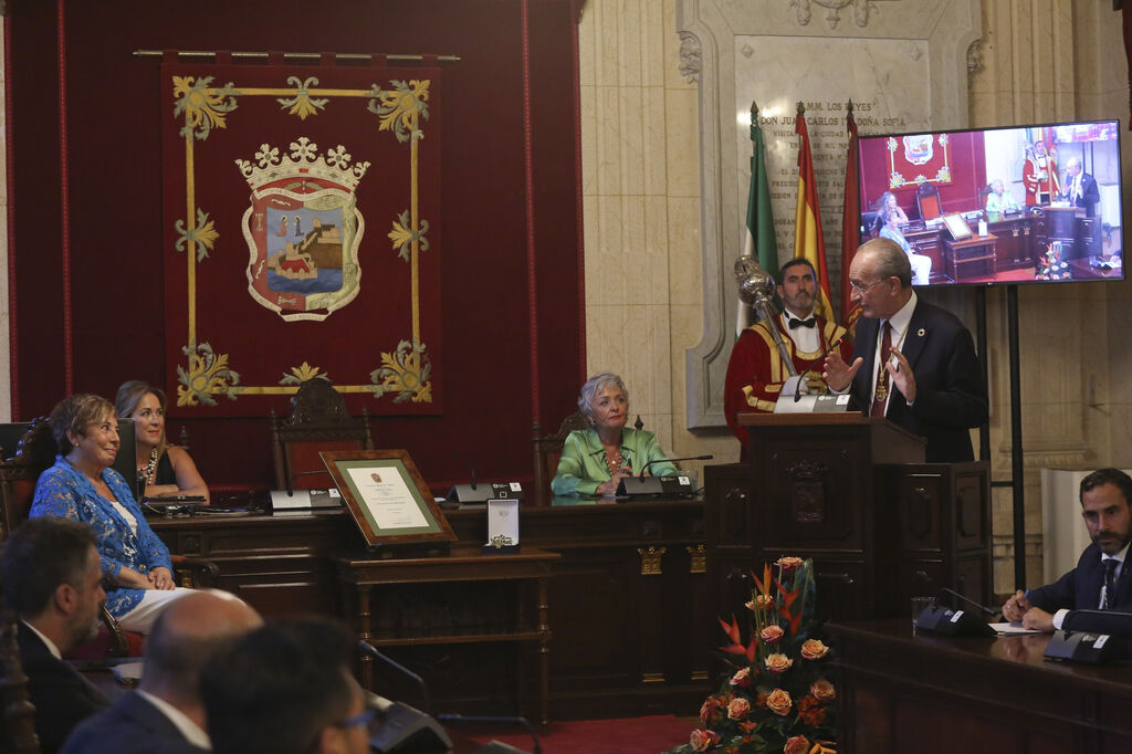 Homenaje a Celia Villalobos en el Ayuntamiento de M&aacute;laga (fotos)