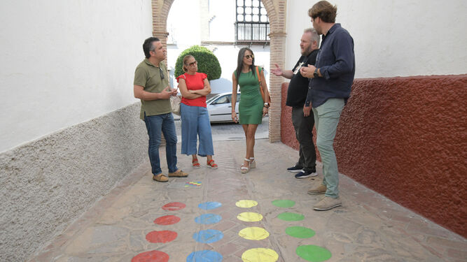Uno de los juegos tradicionales situados en las calles de Cañete la Real.