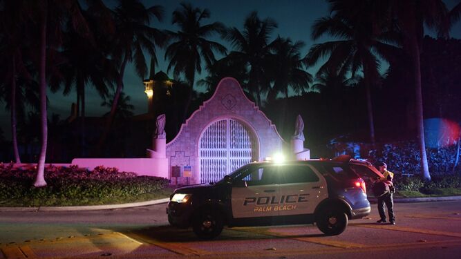 El FBI en Mar-a-Lago, la residencia de Trump en Florida