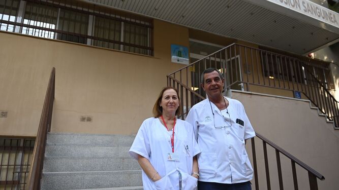 Paqui Gómez y Emilio Alonso, médicos del Centro de Transfusión del Hospital Civil