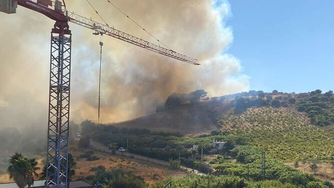 El incendio declarado el pasado miércoles en Estepona.