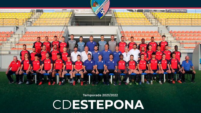 La plantilla del CD Estepona que logró el ascenso la pasada temporada.