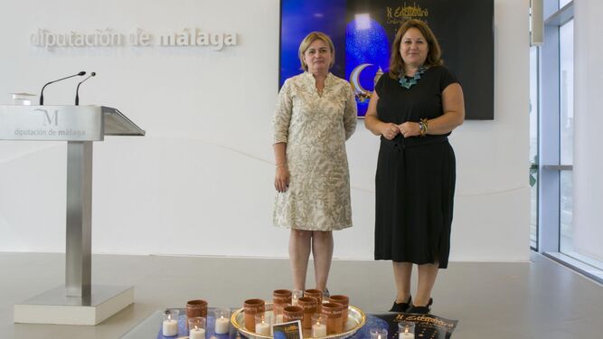 La vicepresidenta segunda, Natacha Rivas, junto con la alcaldesa de Carratraca, Paqui Jiménez.