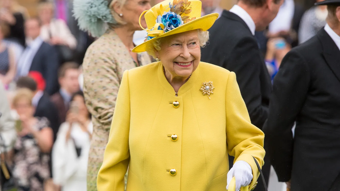 Isabel II, la reina de los colores vitamina
