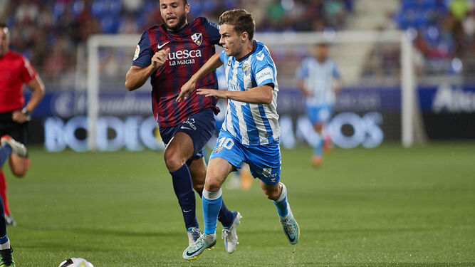 Aleix Febas, durante el SD Huesca-Málaga CF.