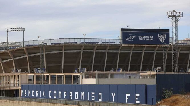 El Málaga CF contraataca con su propia pintada