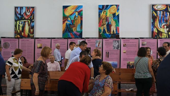 Exposición 'Biblia y cultura. Sociedad bíblica', que ha acompañado el acto inaugural del 150 aniversario de la presencia protestante en San Fernando.