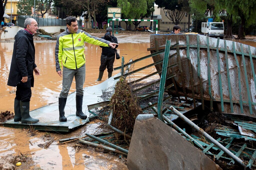 Junto al presidente de la Junta de Andaluc&iacute;a en las &uacute;ltimas inundaciones de Campanillas en enero de 2020.