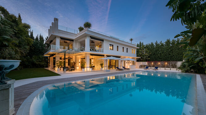 Marbella, capital imparable del lujo inmobiliario: pujas por casas y un 2022 de récord