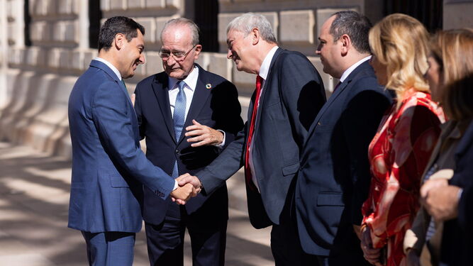 Moreno recibe junto a De la Torre a la delegación de la Oficina Internacional de Exposiciones.