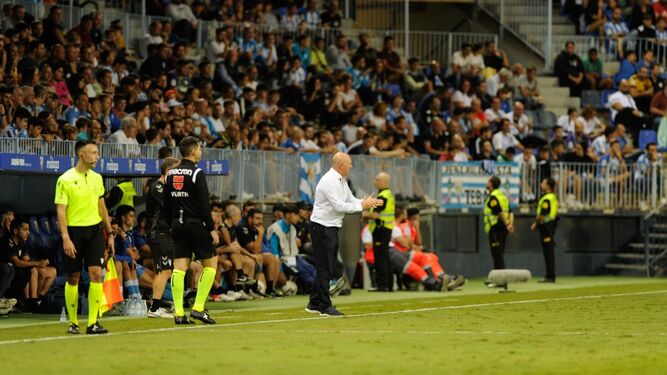 Pepe Mel da indicaciones en el Málaga CF - Andorra.