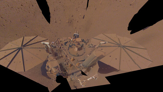Foto tomada por el módulo de aterrizaje InSight Mars de la NASA