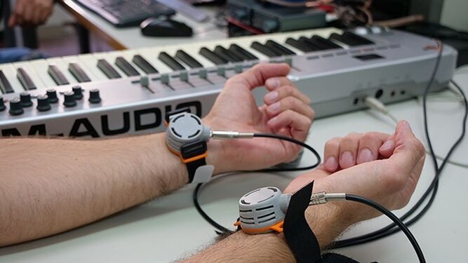 Un prototipo ideado en la UMA permitirá escuchar música a través del sentido del tacto