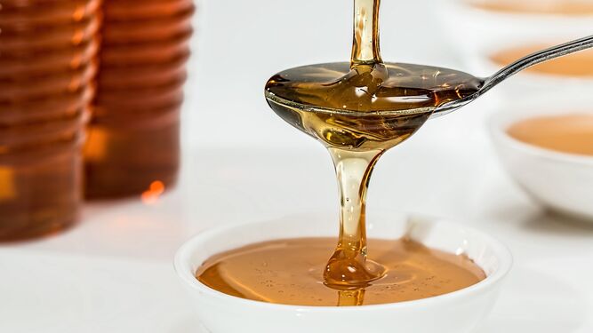 La miel es el más conocido, aunque hay otros que también nos ayudarían con ese molesto síntoma.