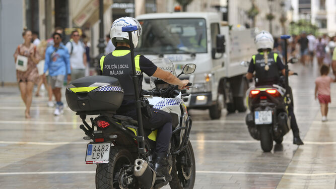 Policía Local por el Centro de Málaga.